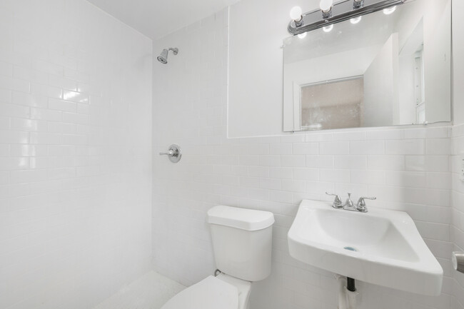 baño - 410 76th St