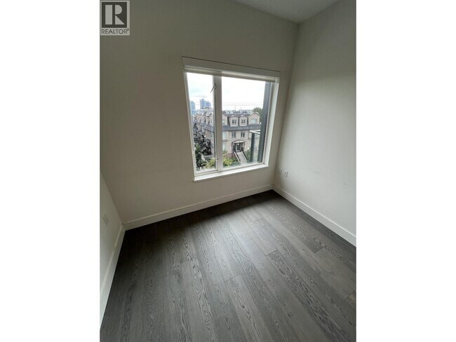 Building Photo - 477 W 59th Ave