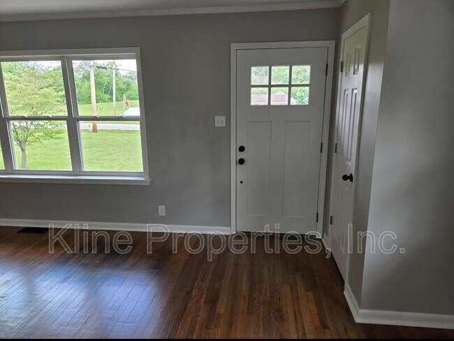 Building Photo - 1750 Bade Rd