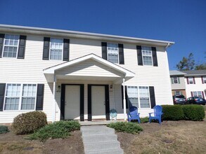 Building Photo - 874 Patrick Henry Dr