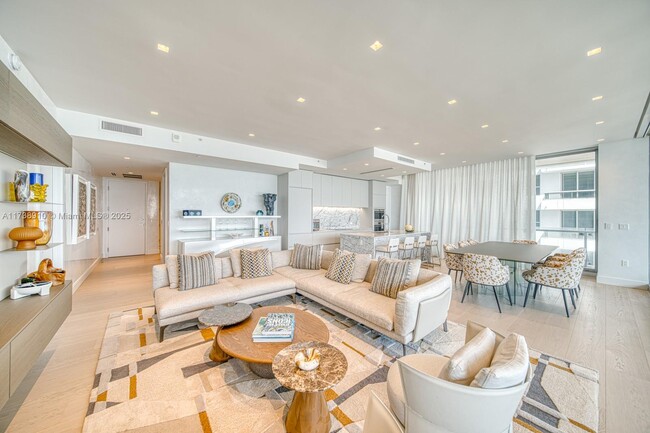 Building Photo - 5775 Collins Ave