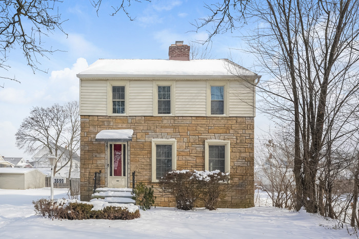 Foto principal - 3-Bedroom Home in Shaker Heights, OH