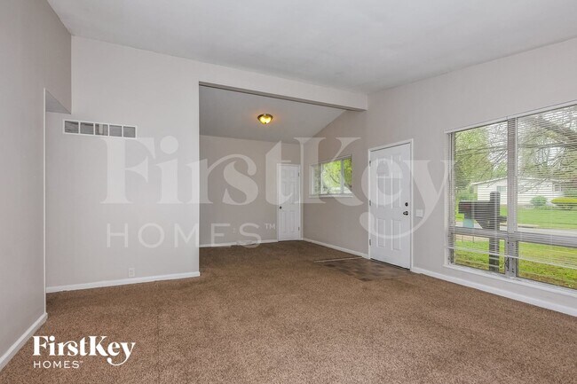 Building Photo - 2490 Flamingo Dr