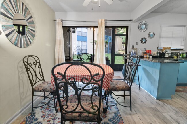 Foto del edificio - 2811 SW Archer Rd