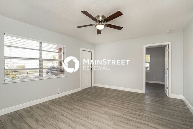 Building Photo - 4 Bedroom Pet-Friendly Home in Largo, FL with Main Street Renewal