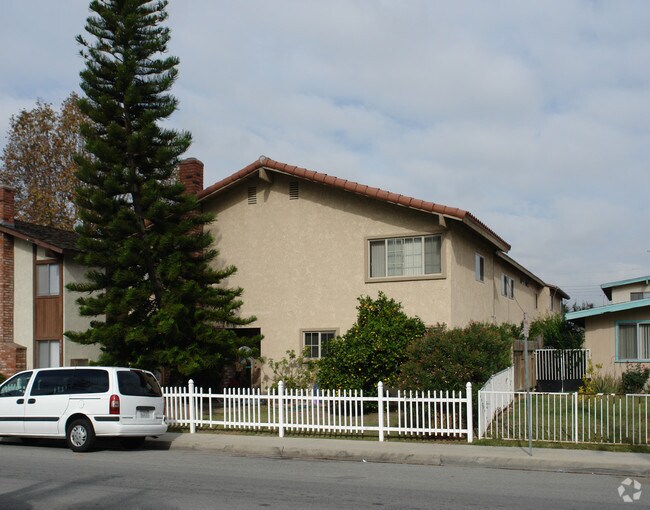 Building Photo - 3671 Farquhar Ave