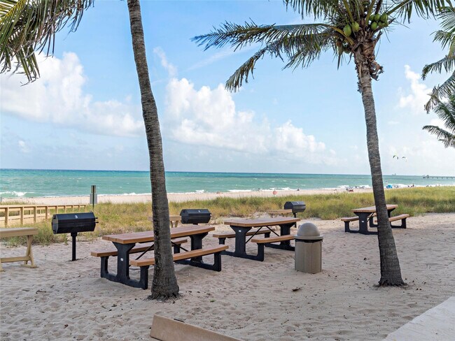 Foto del edificio - 5100 N Ocean Blvd