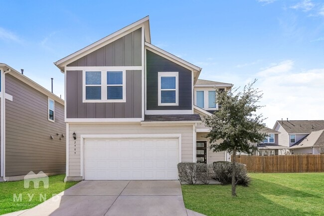 Building Photo - 2909 Salvidar Bend