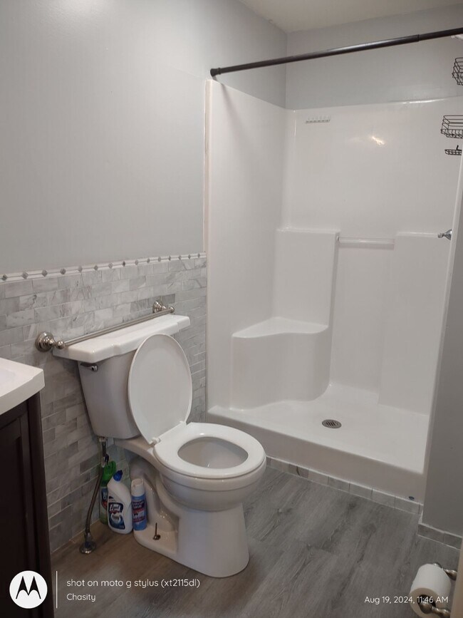 Foto del edificio - 829 W Oak Ave