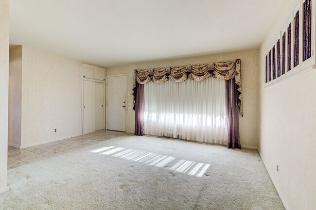Building Photo - 4339 Creelman Pl