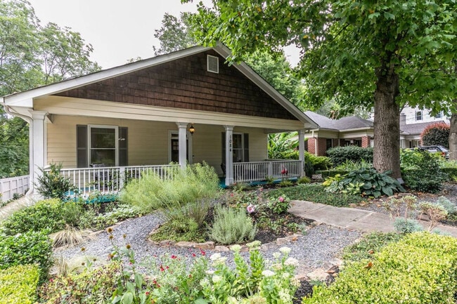 Building Photo - 1084 Sanders Ave SE