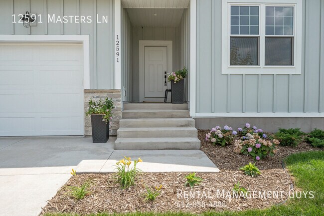 Foto del edificio - Stunning New Build Rental!