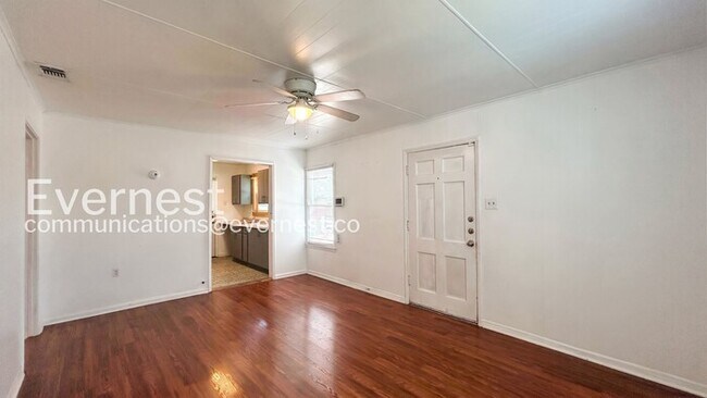 Foto del edificio - 118 Cravens Ave