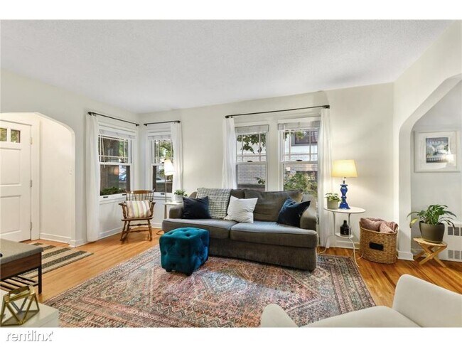 Foto del edificio - 1 br, 1 bath House - 4716 Pillsbury Ave S