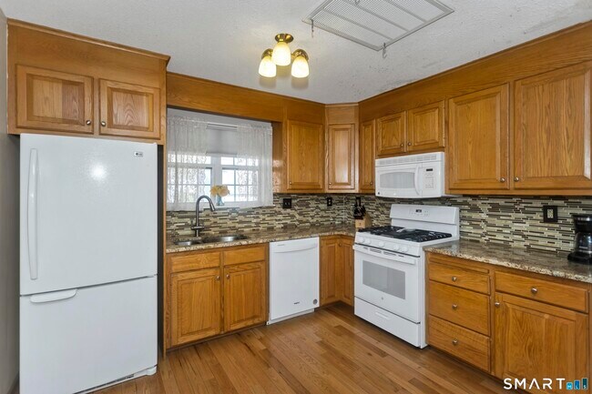 Building Photo - 8 Dibble Hollow Ln