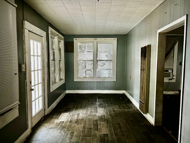 Foto del edificio - 107 N 4th St