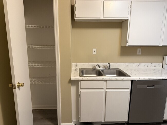 Foto del edificio - 2632a 7th St SE