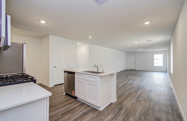Building Photo - 3012 Dylan Skyland Dr