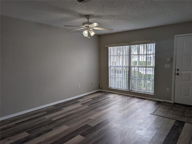 Building Photo - 414 Kensington Lake Cir