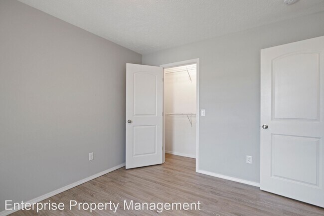 Foto del edificio - 3 br, 2 bath House - 1360 S Normandy Ave