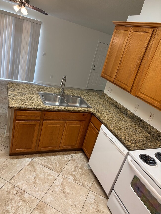 Foto del edificio - 4401 Longshore Dr