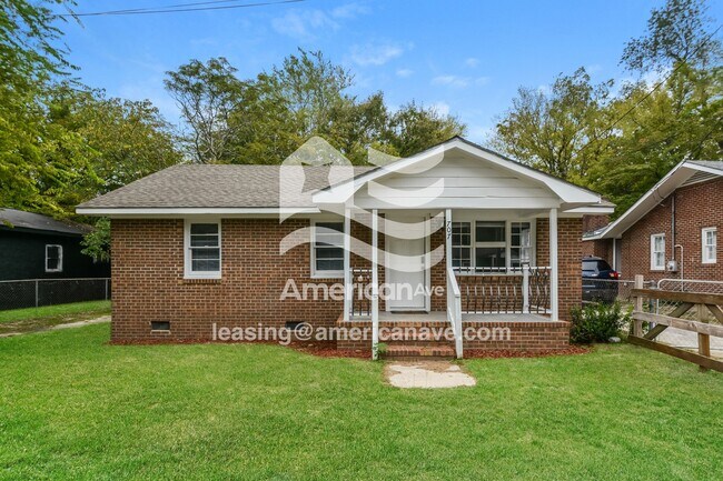 Building Photo - 707 Wilma St