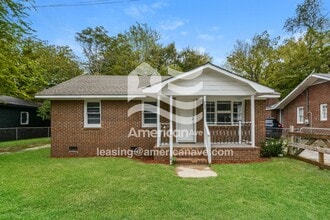 Building Photo - 707 Wilma St