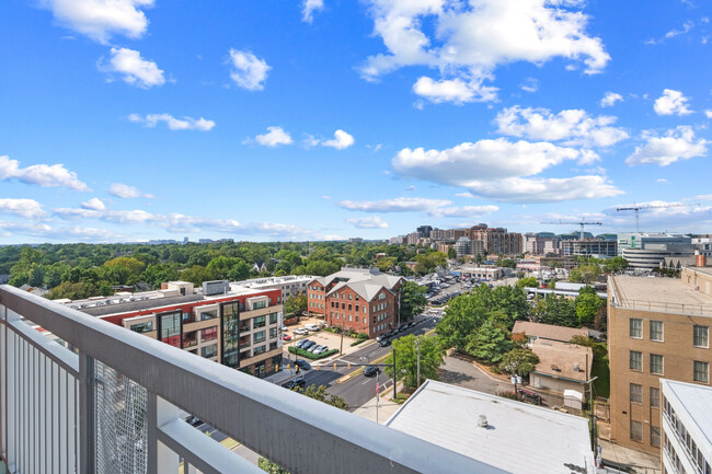 Foto del edificio - 1020 N Highland St