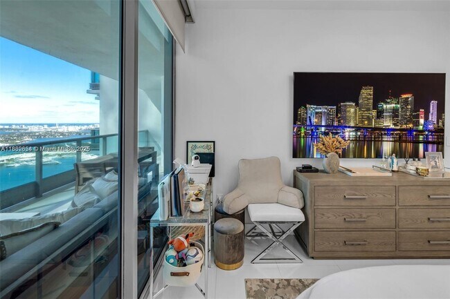 Foto del edificio - 900 Biscayne Blvd