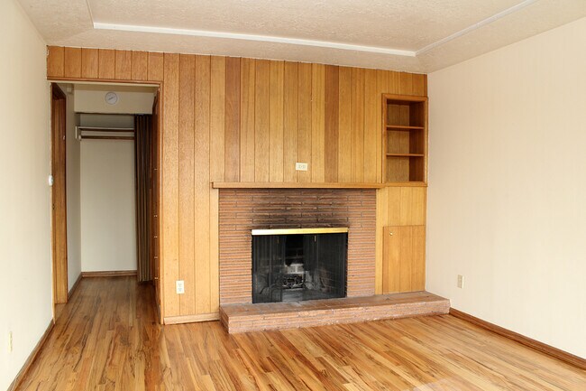 Foto del edificio - 126-140 NE 59th Avenue