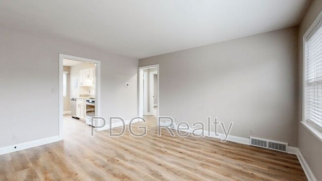 Building Photo - 3833 Chenoweth Ct