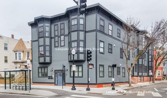 Building Photo - 343 Western Ave