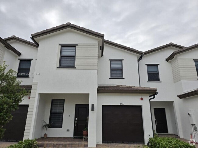 Building Photo - 256 SW 159th Ter