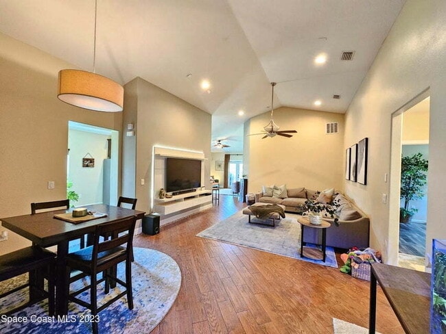 Foto del edificio - 1255 Sangria Cir