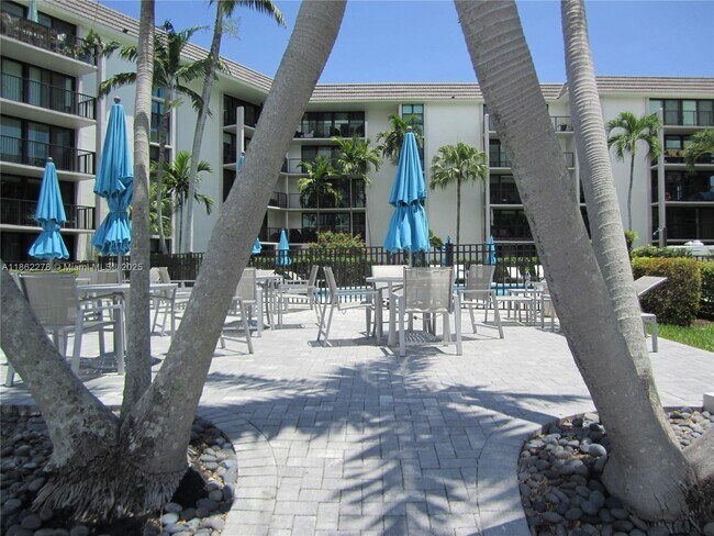 Foto del edificio - 1350 River Reach Dr