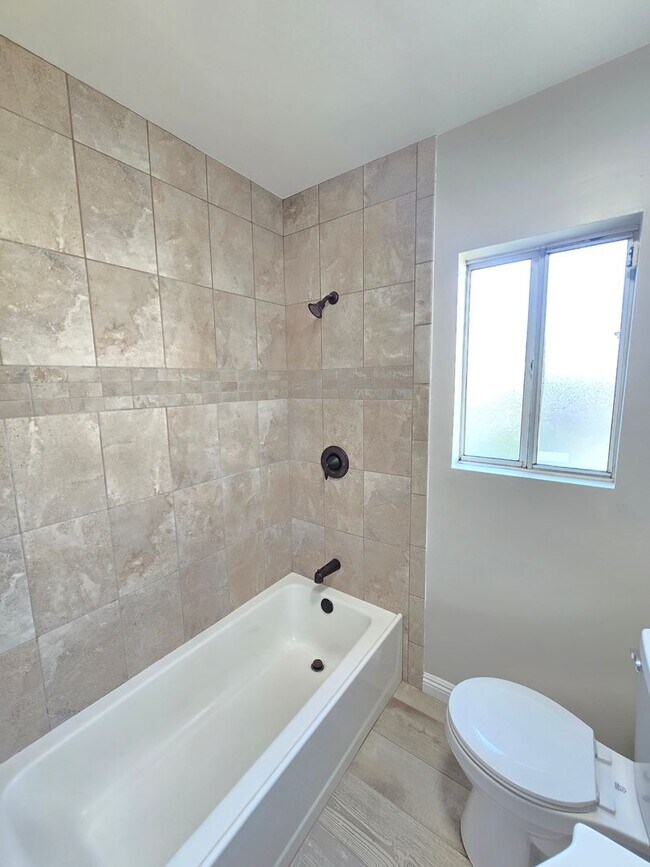 Building Photo - 44309 Date Ave