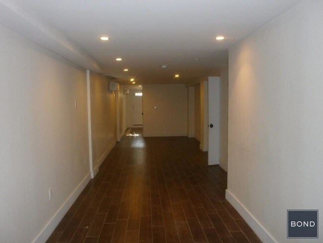 Building Photo - 746 Macdonough St
