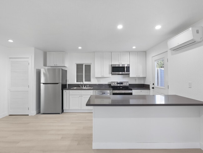 Building Photo - 8828 Chimineas Ave