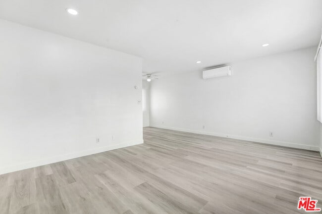 Building Photo - 1255 26th St