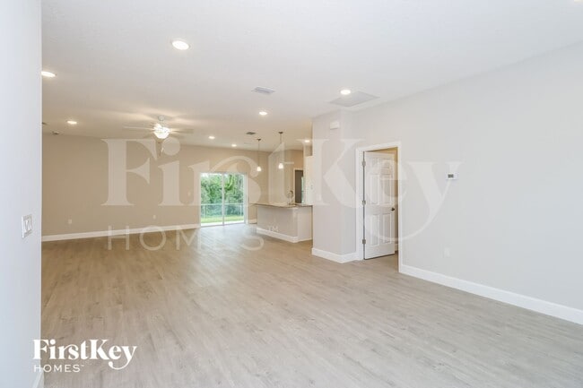Building Photo - 1411 Transcoro St SE