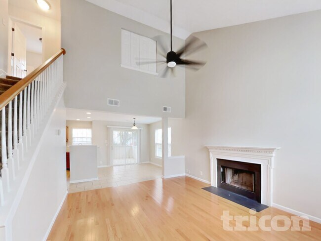 Foto del edificio - 3216 Cain Harbor Dr