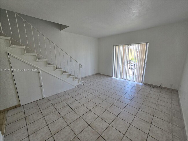 Foto del edificio - 1305 W 53rd St