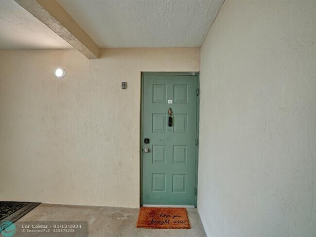 Foto del edificio - 430 S Park Rd
