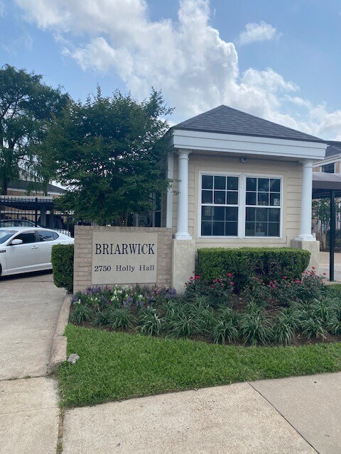 Foto del edificio - 2750 Holly Hall St