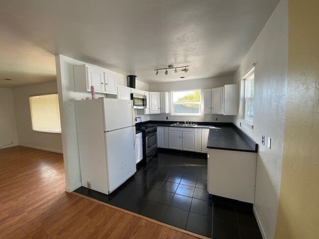 Foto del edificio - Close to Cal Poly Humboldt, 4/2 house!