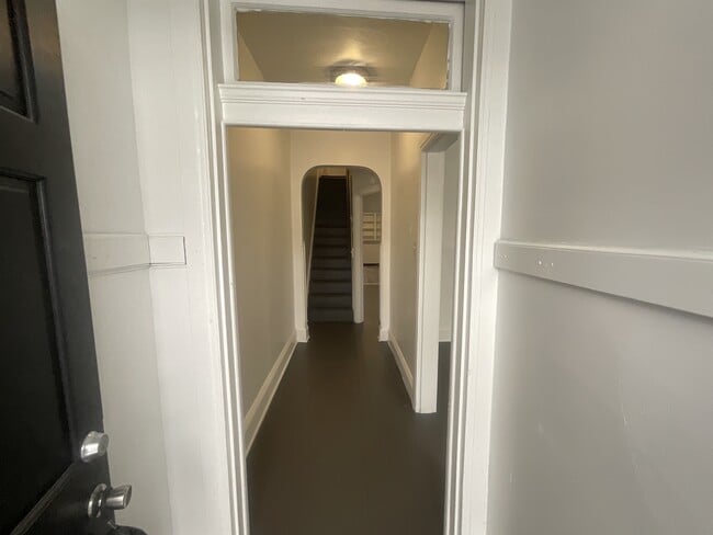 Building Photo - 301 N Newberry St