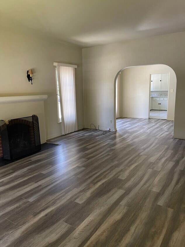 Foto del edificio - 574 N El Molino Ave