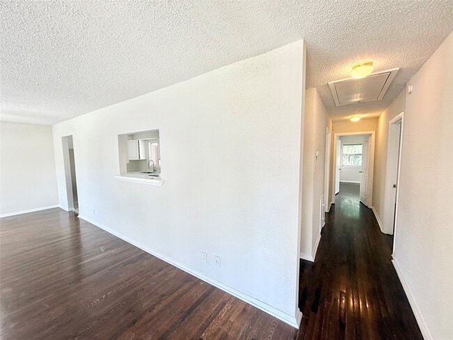 Foto del edificio - 5315 Newkirk Ln