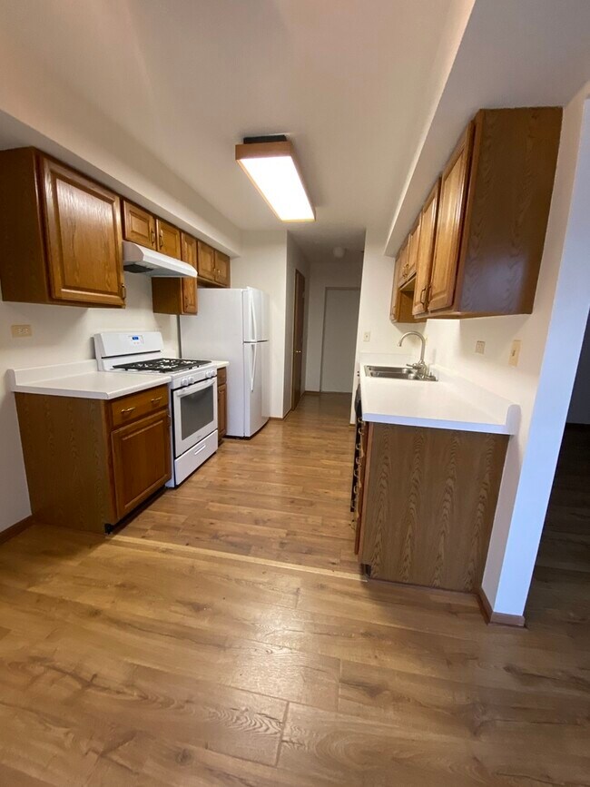 Building Photo - 1085 Greenwood Cir