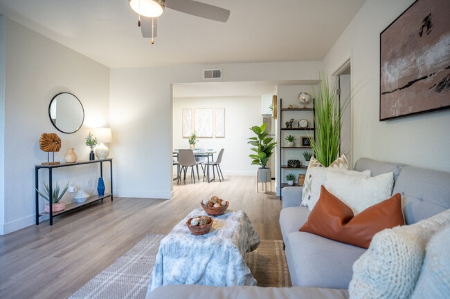 Building Photo - 1408 Casitas at Palm Valley